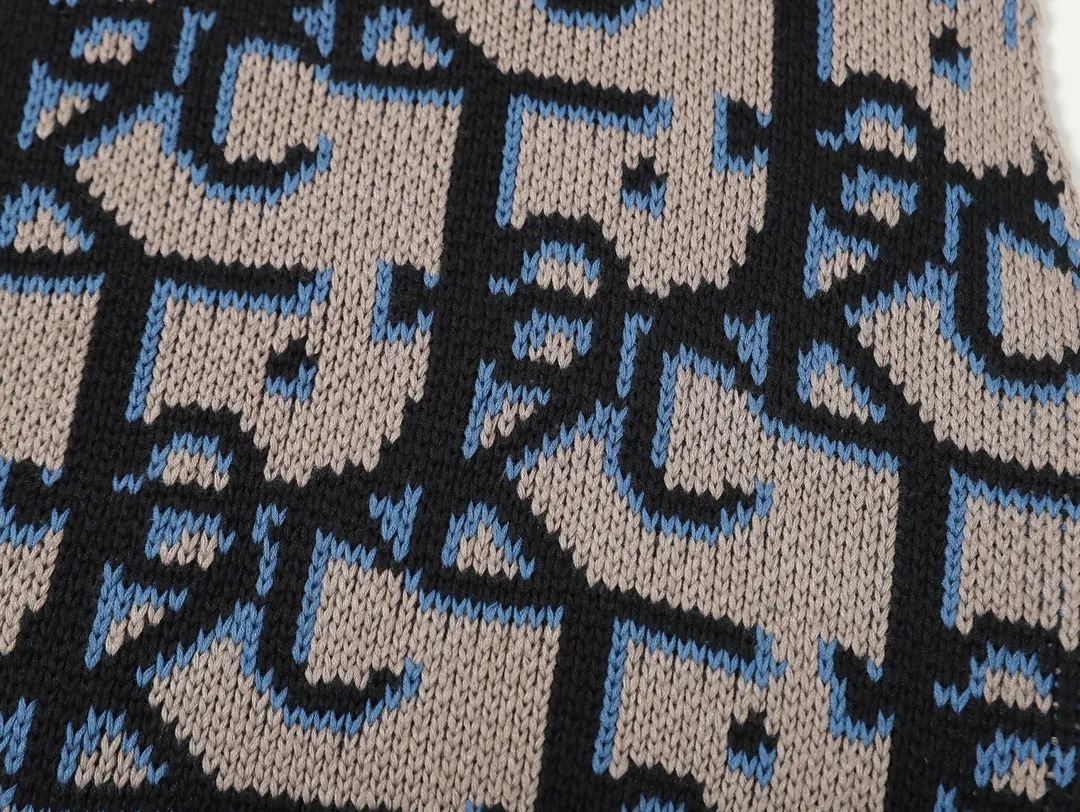 🅿️260 CD jacquard cardigan sweater ⚠️Original purchase price 12560💰, the wool is knitted by a 7-needle imported machine, and the yarn is dyed with wool content. The pattern is restored after 3 times of pattern making. The original developed custom yarn. Customized accessories. The whole body is decorated with DIOR AND CACTUS JACK Oblique printing. Ribbed round neck, cuffs and hem. Size XS S M L