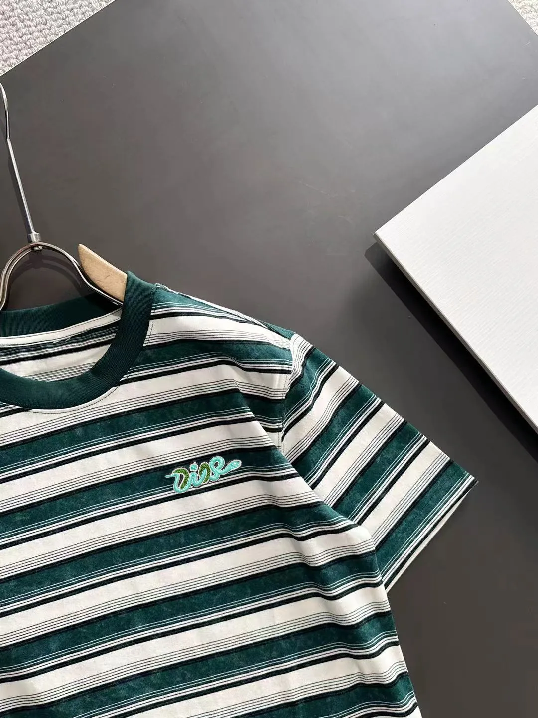 🅿️270 shipped next day DIOR Dior 2025 spring and summer new high quality launch of double yarn pure cotton striped fabric short-sleeved personalized exclusive style will not deform or shrink after being soaked in water SIZE: M-3XL