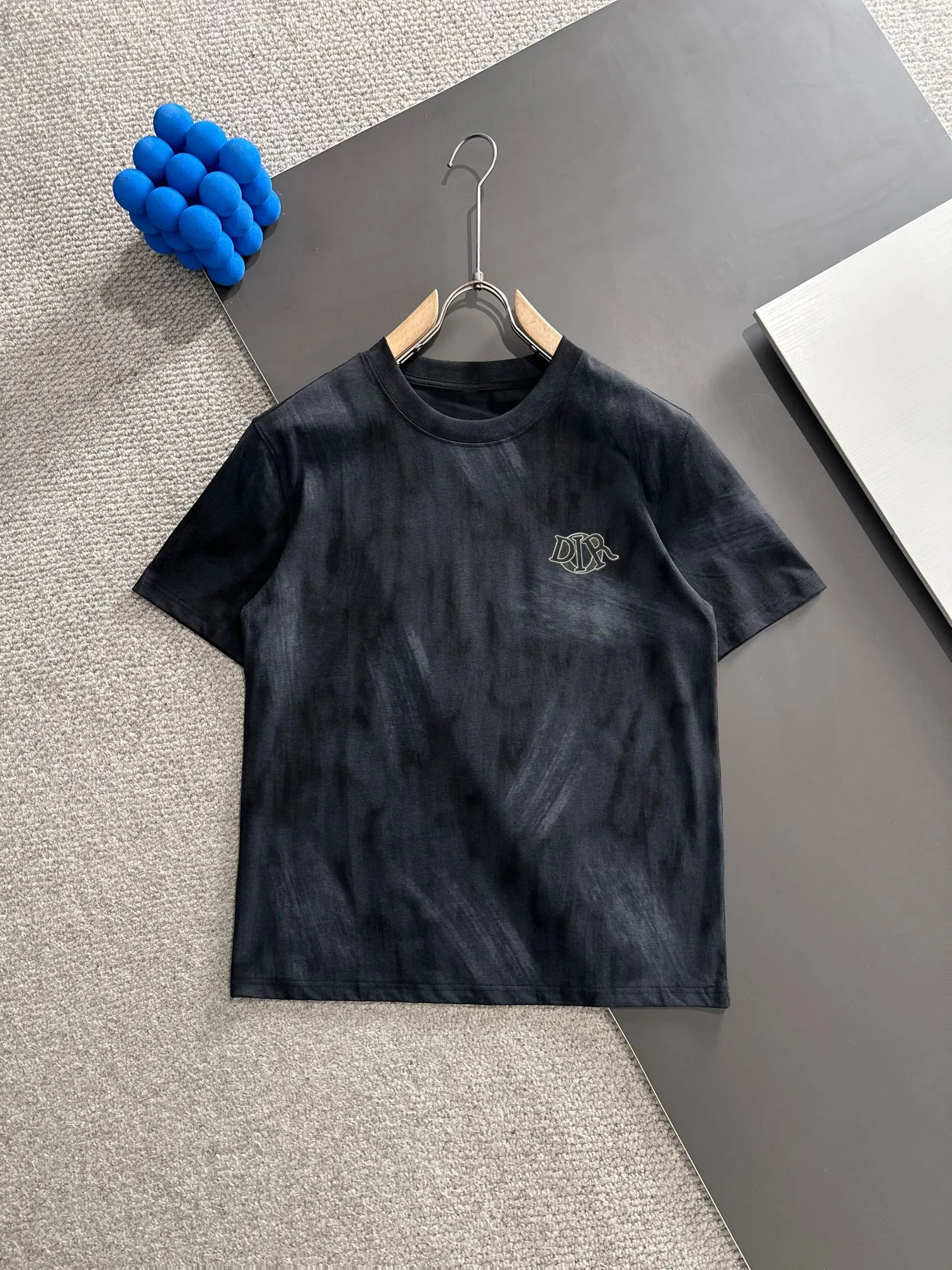 🅿️270 next day shipping DIOR/Dior new spring and summer high-end T-shirt. Tie-dyed fabric is not easy to deform, and the slim fit design is super noble. Size: M-3XL