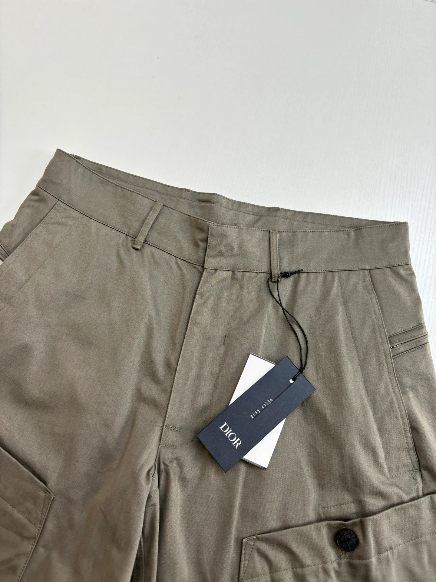 🅿️550 Dio*/Dior 25Ss Stone Island co-branded multi-functional shorts, custom-woven and dyed technical canvas fabric, Stone Island policy armband, custom-woven flat machine rib, perfect restoration, mold opening, latest co-branded hardware Sizr: S/M/L/XL