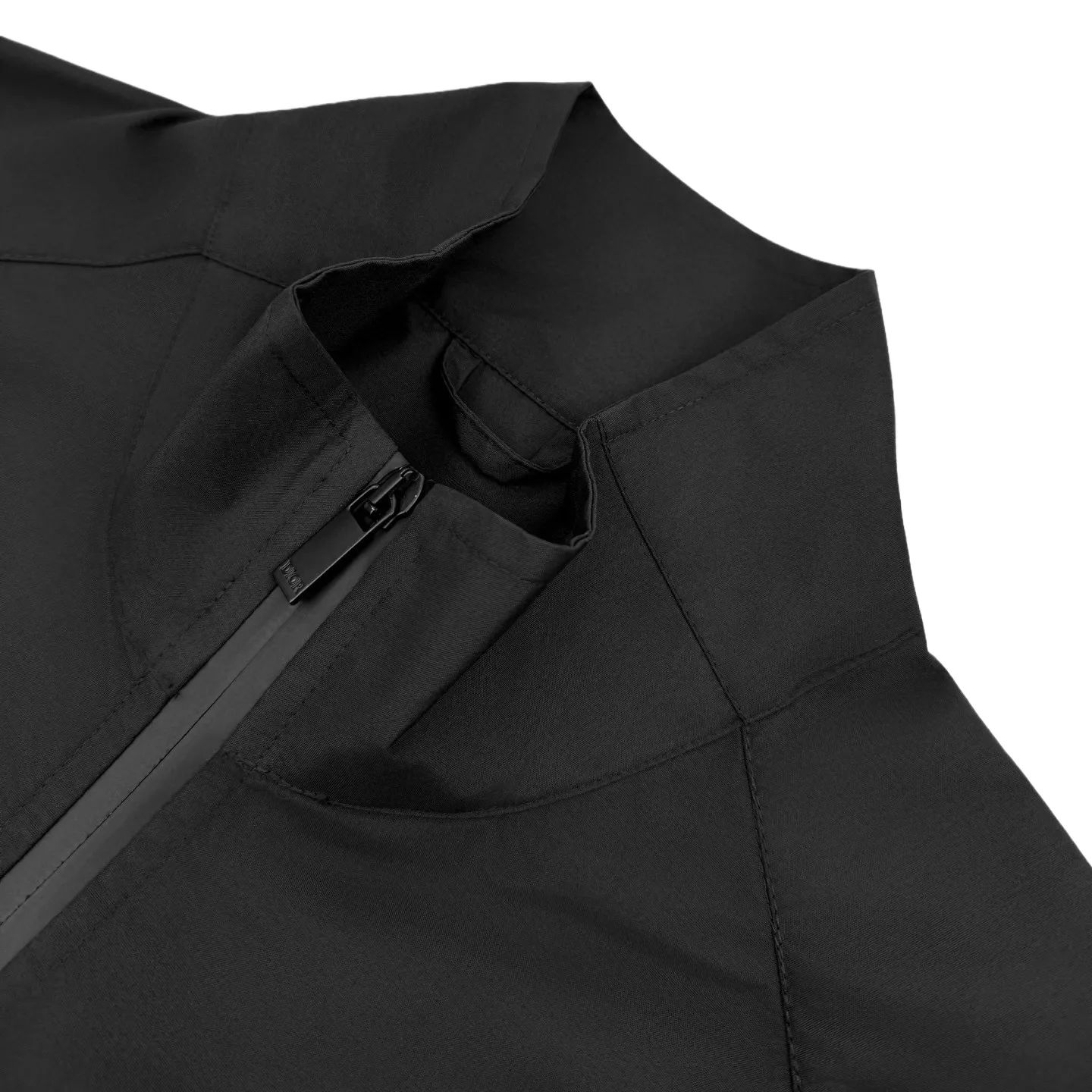 🅿️610 [Exclusive supply] CD Diamond logo reflective printed jacket. Original purchase of 38,000 developed. The fabric is made of customized obsidian intelligent laminated technical silk. It is windproof, rainproof and sweat-resistant. It has three-proof barrier. It has excellent texture. It is based on pure black and sets a versatile tone. The Dior Diamond logo on the front is presented in a simple and exquisite form. It complements the eye-catching Dior logo on the back. When the light falls, Instantly shine brightly. Between order and function, build a minimalist protective aesthetic. Dynamic elegance. Use a pioneering attitude to interpret a new realm of sports aesthetics. Infrared positioning heat transfer technology. Infrared positioning CD Diamond position is more precise. Use heat transfer materials for processing. Bake the fabric to fix the printing pattern. Add fluorescent powder in the offset printing process. Let creativity and inspiration shine. Fluid lamination technology. The liquid adhesive strip is set by condensation. Form an invisible fluid sealing line at the seam of the fabric. The three-dimensional folds use gradient glue technology and achieve waterproof sealing. Functionality and aesthetics are symbiotic. The template machine opens the bag. The preset template guides the position, shape and size of the bag opening. The accuracy ensures the quality of the bag opening effect. Size:44-46-48-50