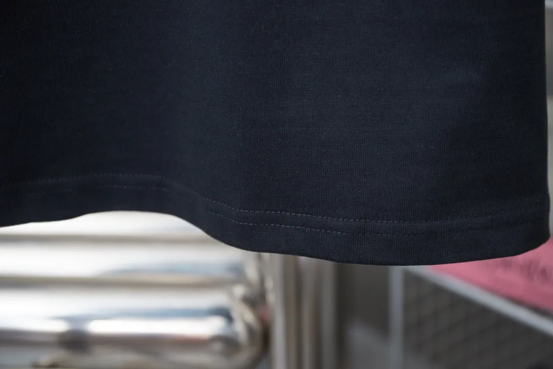 🅿️190 Christian D*or CD 25SS early spring new style, letter logo printed short sleeves, light luxury, essential item for daily commuting for men and women, correct version, welcome to compare, detailed features · 320g 100% pure cotton double yarn jersey fabric · Custom dyed in the same cylinder, special thickened 32 pieces double-strand 1X1 thread · Imported Kornit digital direct-injection printing · Double-needle stitching and cross-stitching technology · Original main mark, washed tag, brand moisture-proof paper packaging Color: black/white/red Size: S/M/L/XL
