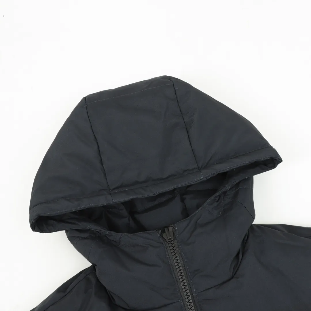 🅿️1360 Dior/Dior classic all-over printed presbyopic reversible down jacket The original 17,000 purchased sample garments are printed using the new international standard 90 white duck down (detectable) with a fill power of 700. Each piece of down is no less than 330 grams, 100% filled, pure down. In order to distinguish the hand-filled down from small workshops, we uniformly choose to use MCGS machine filling, based on the filling quantity of each piece, the fill power of the down stirring, and the 900-density double-layer liner cloth of the down liner comes with an anti-run down coating to maintain The down version also ensures that the down will not move after dry cleaning. The inner lining is 900-density and comes with an anti-feather coating. The cuffs and collar are all made of original Velcro, which is durable. The accessories and hardware are all custom-made from the original factory. Details determine the quality. Customized double-sided printed fabrics. It took 60 days to perfectly restore the overall presbyopic LOGO positioning. It has a super soft feel. The exquisite pattern design is arranged and positioned by computer. The fabric is soft and anti-static. Feel free to compare with the market version. Size:S-XXL