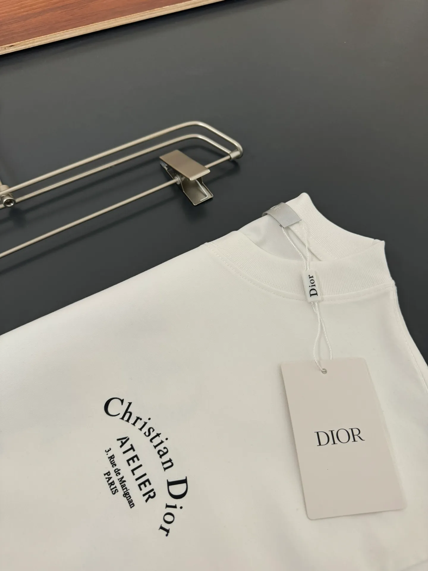 🅿️200 DIOR*Dior*320g heavyweight pure cotton t-shirt, thick, breathable and loose fit. Printed logo design. Spring and summer new round neck fashionable short-sleeved t-shirt. Comfortable against the skin, durable and easy to wear. Meticulous original craftsmanship. A must-have for casual and versatile colors. Color: black white. Size: S M L XL XXL