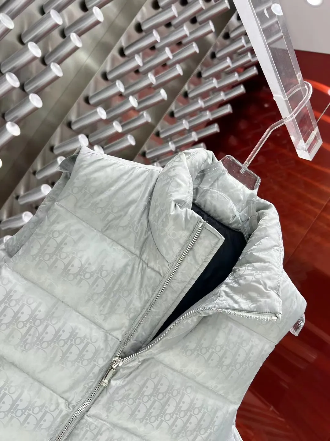 🅿️620 2025 Autumn and Winter New Style🆕Down Jacket Original 1:1 customized hardware accessories are all imported and customized. Counter comparisons are welcome. Absolutely high quality. Made of top-grade 95 white duck down. Super soft. Full and fluffy. Super heavy workmanship. The fabric is well-crafted and has a perfect pattern. Note⚠The fabric is super comfortable. Exclusive model. Non-market goods. Same sizes for men and women: M～XXXL