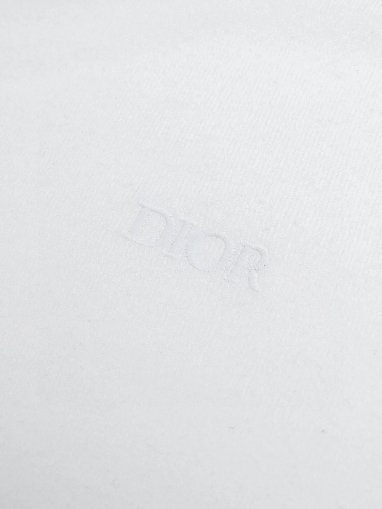 🅿️260 (ZP version) -Dior official website classic style, simple letter embroidery, wool blended round neck knitted short sleeves, same style for men and women -Using ZP custom-dyed fabrics, threads are custom-dyed in the same cylinder with zero color difference, full set of accessories customized to distinguish the market currency, welcome to compare -Color White Black Wheat Green -Size S M L XL