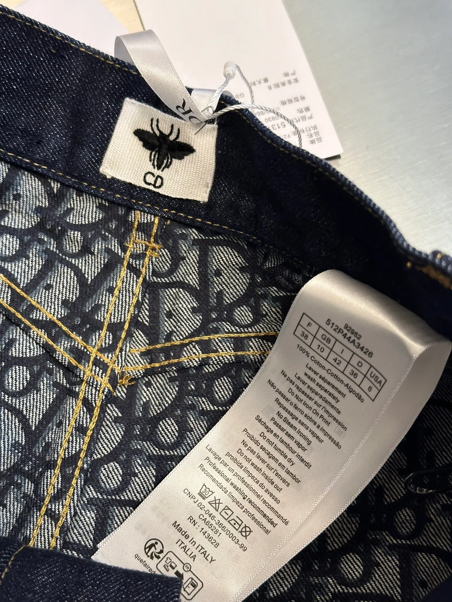 🅿️420 Dior Rolled Presbyopia Denim Shorts (Women) These shorts highlight Maria Grazia Chiuri’s interpretation of a classic staple. Crafted from blue cotton denim, it features a classic five-pocket design with Christian Dior Paris signature on the back and signature Oblique print on the interior. Concealed zipper and hook closure size: 36.38.40
