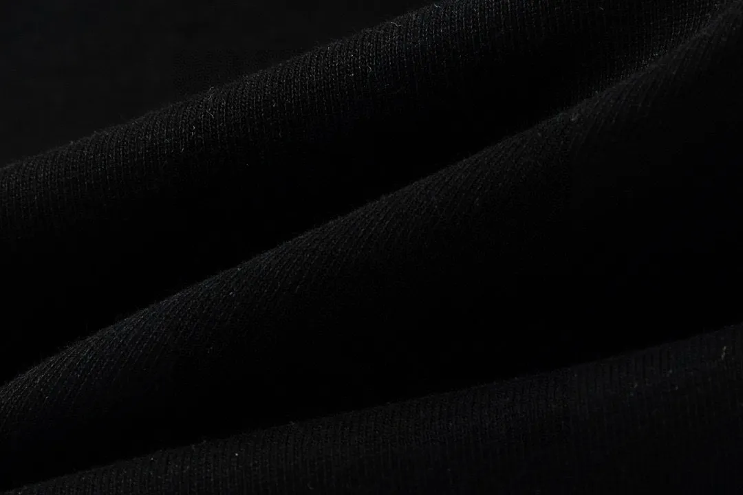 🅿️170 (arrives the next day) Dior 2025 new painted butterfly letter logo, same style for men and women, short-sleeved T-shirt ·Customized 280g 100% double yarn pure cotton fabric ·Dyeing 32 counts double-strand thread ·Complete collar label, hangtag, main mark and three labels Color: black Size: XS S M L