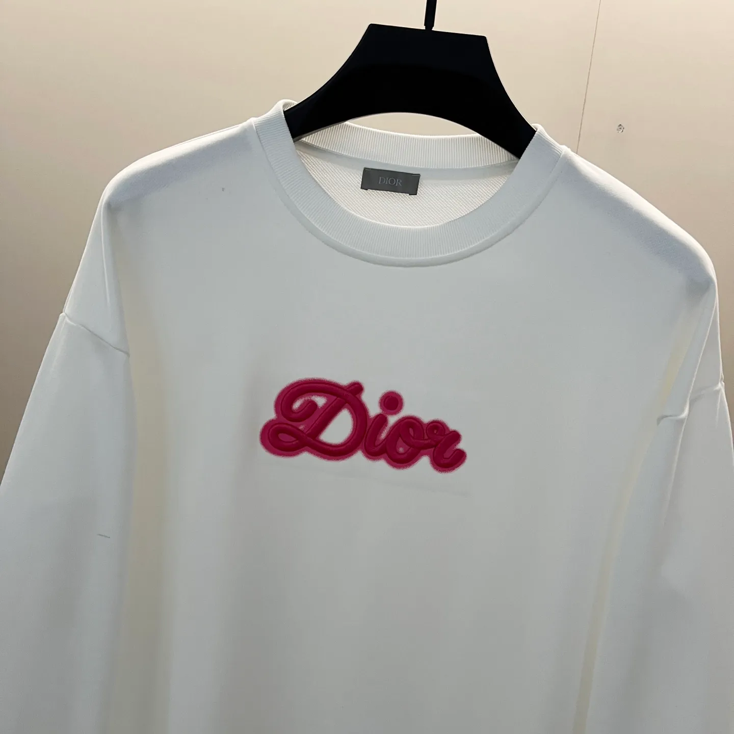 🅿️250 DIOR/Dior 420g pure cotton round neck sweatshirt, simple neon color embroidery🪡letter LOGO micro-labeling technology, official synchronization, high version, high quality, fashionable personality, versatile trend, pure original quality, original fabric, tag, collar label, washed wheat, complete three labels, color: black, white. Size: XS-L
