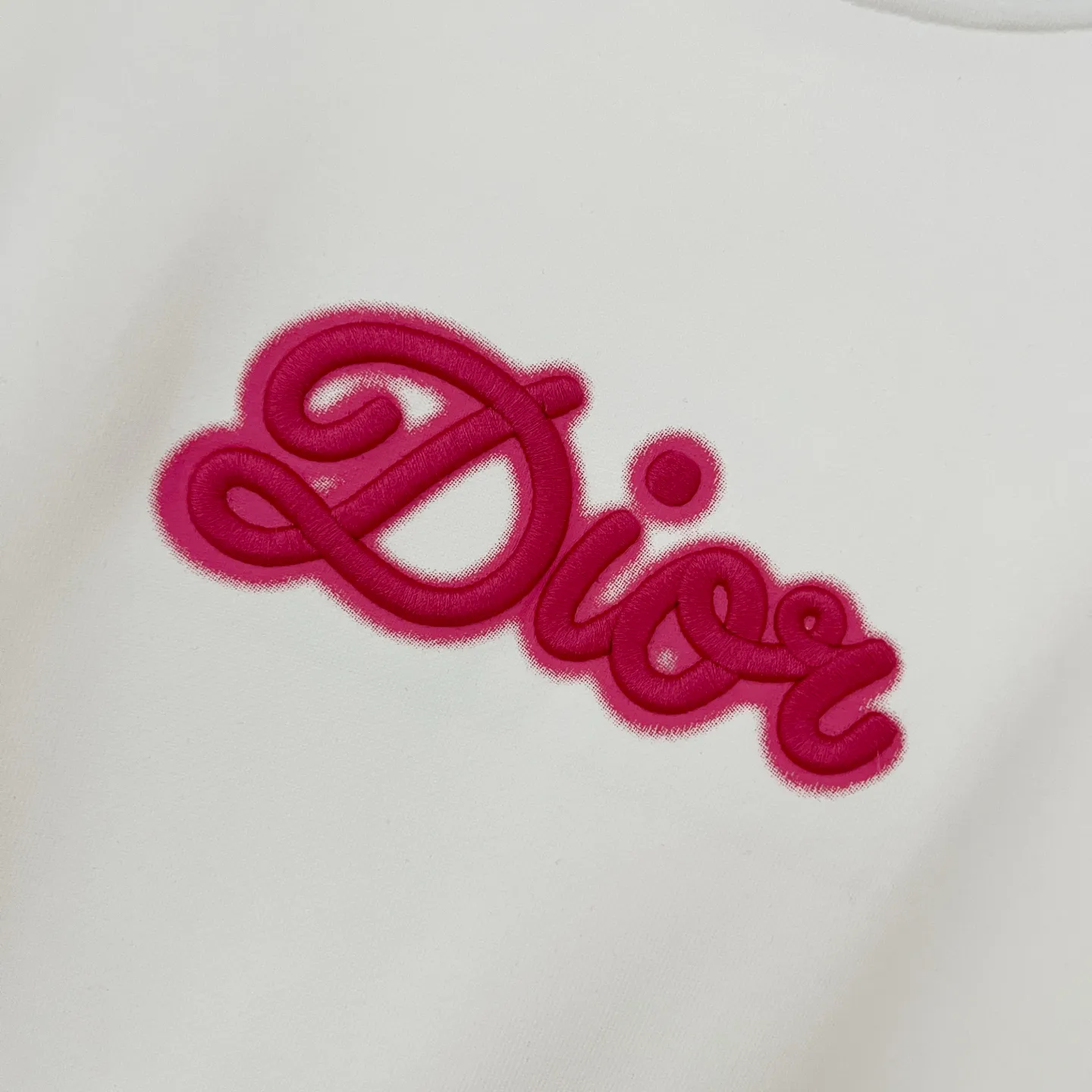 🅿️250 DIOR/Dior 420g pure cotton round neck sweatshirt, simple neon color embroidery🪡letter LOGO micro-labeling technology, official synchronization, high version, high quality, fashionable personality, versatile trend, pure original quality, original fabric, tag, collar label, washed wheat, complete three labels, color: black, white. Size: XS-L