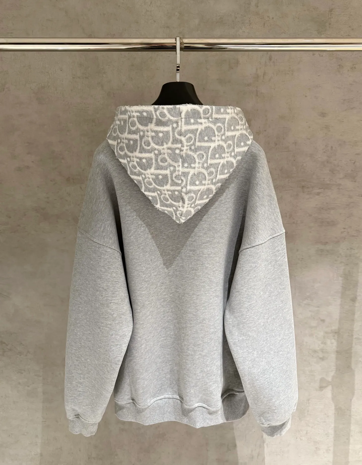 🅿️390 [Strict quality control] Dio* Dior's new long-sleeved hooded sweatshirt. The fabric is made of heavy 480g double yarn fabric. The whole garment is washed. The front and rear panels are laser-burned. The ready-to-wear wash is loose. The fabric is stiff and stylish. It does not deform or shrink. Color: black, white, floral gray. Size: M-2xl