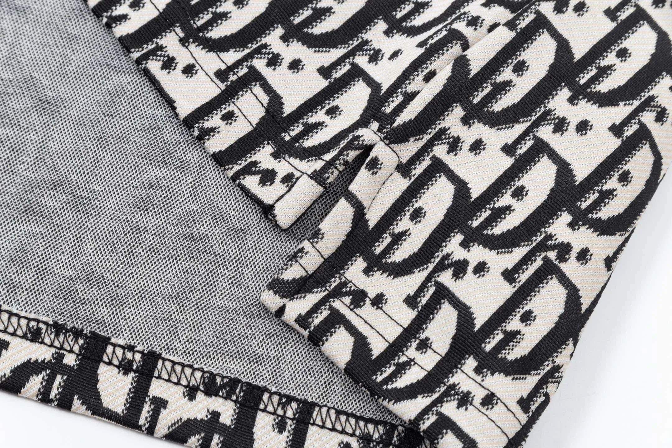 🅿️190 Dior 2025 new model, light luxury, flat machine collar, jacquard letter logo all over, same style for men and women, casual polo shirt ·Customized pique fabric ·Collar label, hang tag, main mark and three labels complete Color: Black Size: S M L XL XXL