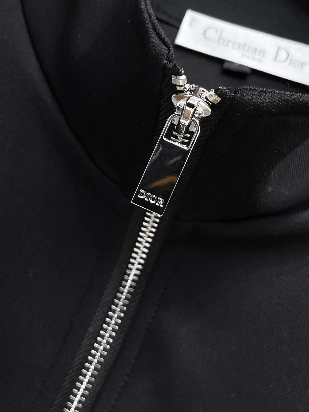 🅿️720 Dior 2025 autumn and winter new counter casual suit of the same style, breathable, comfortable and casual! Full of high-end feel! The details are exquisite and high-end, and the workmanship is impeccable! The original high-end fabric is very high-end! The fabric is crisp, anti-wrinkle and wear-resistant, warm, neat and stylish. Everyone must buy a set this autumn and winter. They must look cool and cool when wearing it. We especially recommend the size M-3XLC30