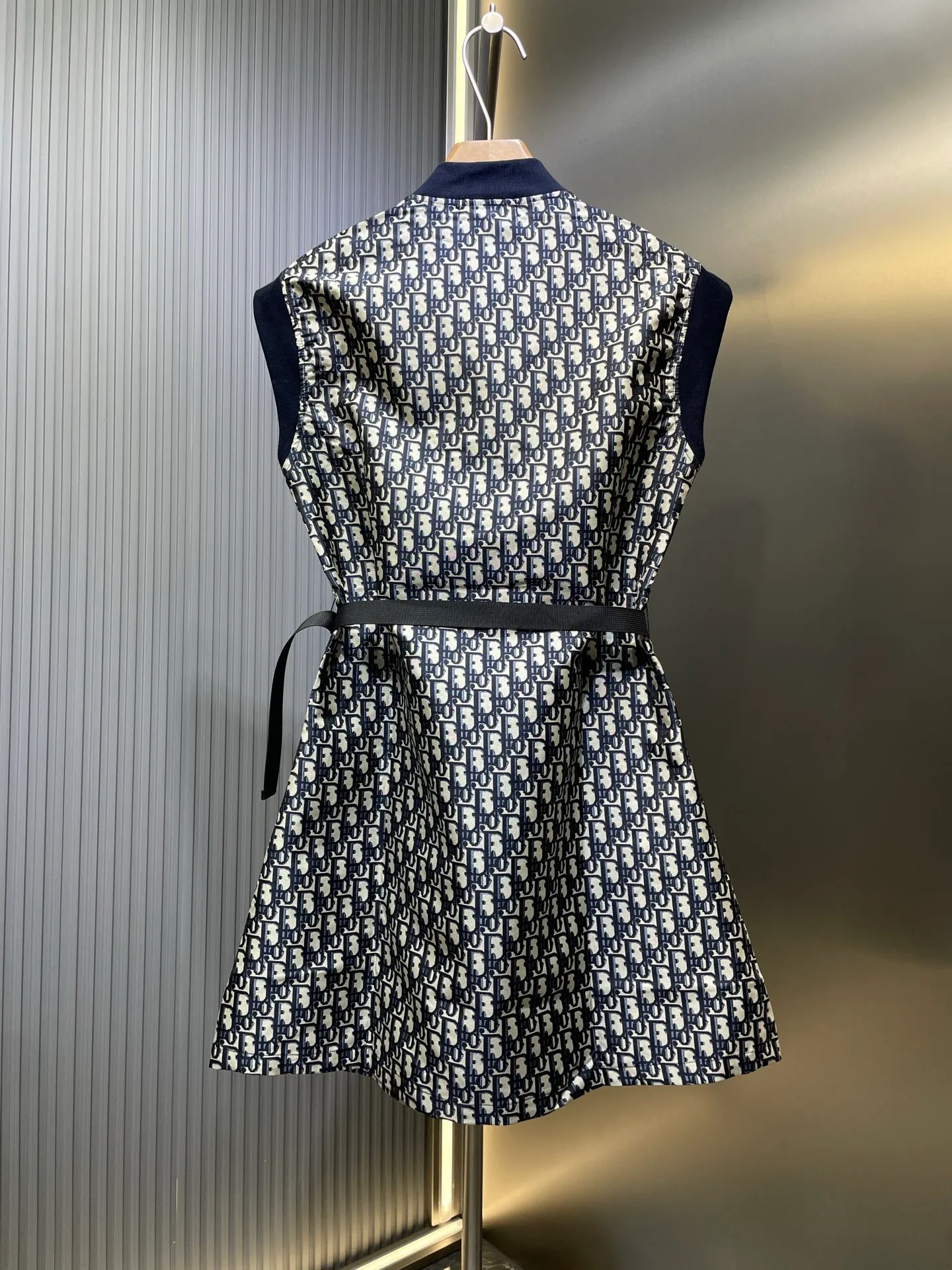 🅿️440 Dior 🌟【Top Replica】Home Presbyopia series dress with belt Customized yarn-dyed jacquard LOGO fabric Classic stand-up collar waist A-line skirt style that does not flatter the upper body and looks slim Thread stitching is casual and fashionable for age-reducing girls Size: SML