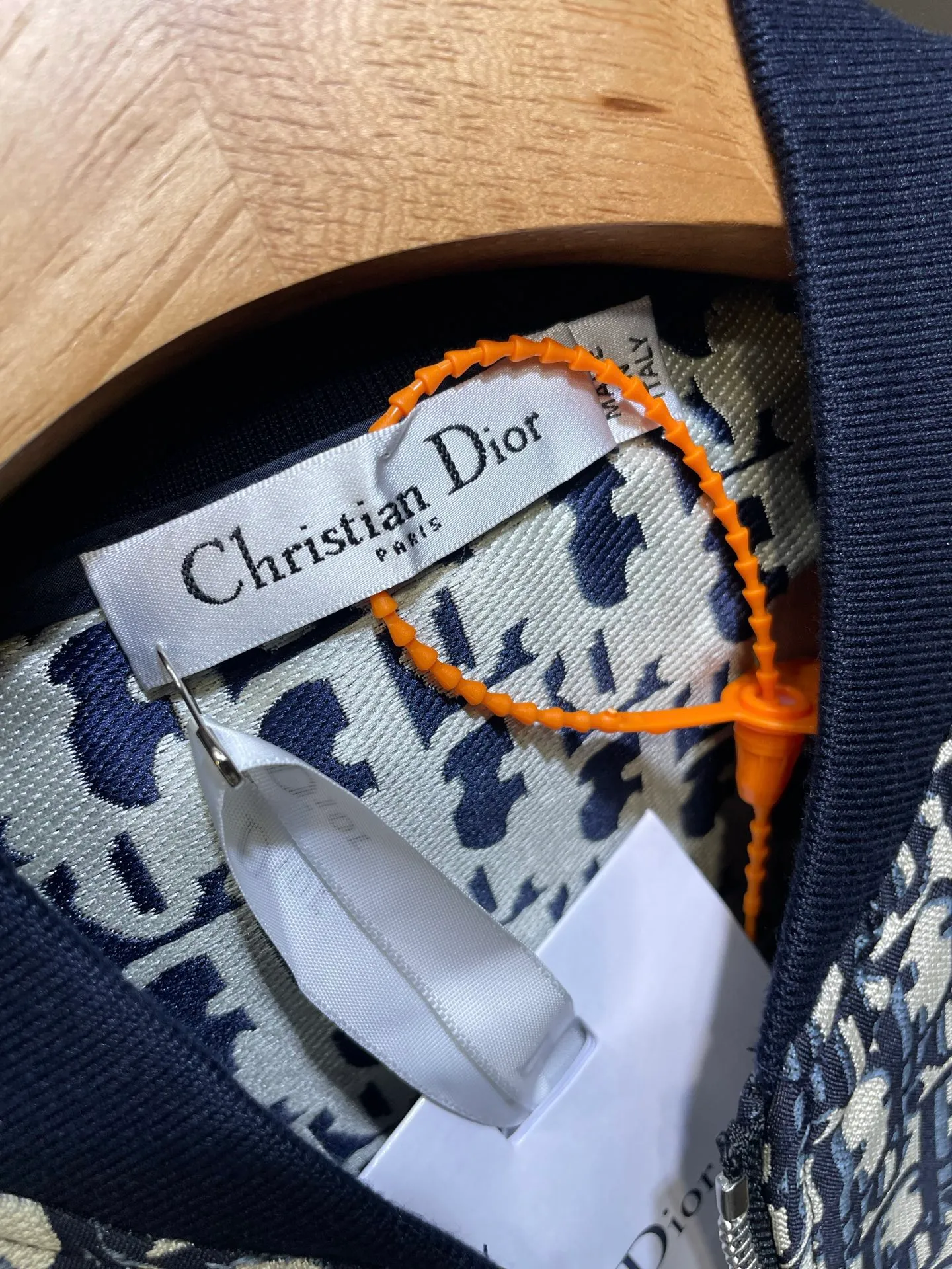 🅿️440 Dior 🌟【Top Replica】Home Presbyopia series dress with belt Customized yarn-dyed jacquard LOGO fabric Classic stand-up collar waist A-line skirt style that does not flatter the upper body and looks slim Thread stitching is casual and fashionable for age-reducing girls Size: SML