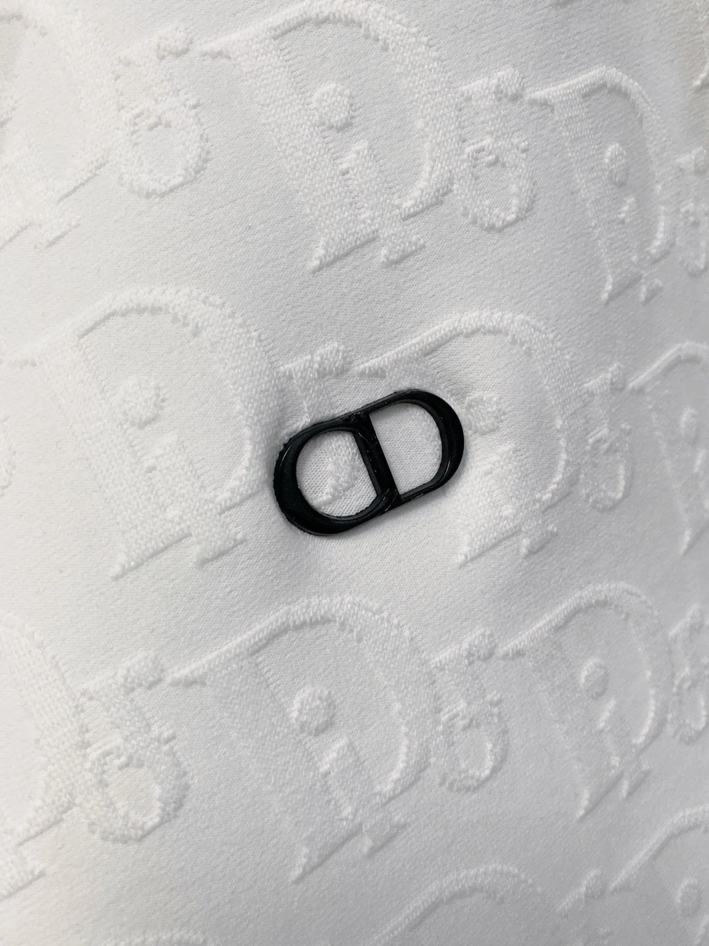 🅿️720 Dior hot-selling suit is coming. Focus on the original version of the official website. 2025 new hot-selling cardigan suit. The original order is the best. 🇭🇰The meticulous work of top designers. It has a fitting and perfect upper body effect. All-natural high-quality Tencel Roman cotton 100%, close-fitting comfort, noble and elegant! Original hardware embodies elegance and nobility! Counter size: M-3XL (maximum wear up to 190 pounds)