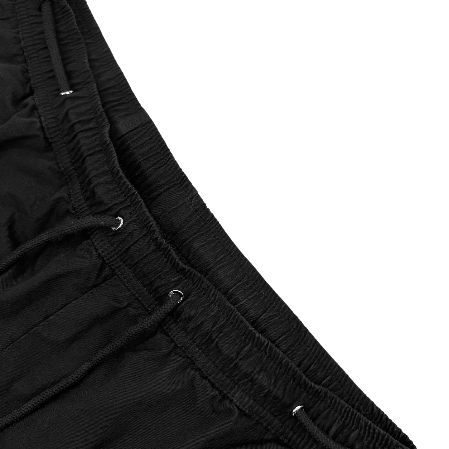 🅿️430 CD 1947 letter embroidered drawstring trousers. Original purchase and development of 11,500. The fabric is made of custom-made shadow cotton twill brocade. Light and elegant, comfortable and close to the skin. Classically dressed in pure black, it outlines the calm style of modern men. The ultimate sense of purity. The side is decorated with Dior Mountain embroidery to enhance the style. It shows the alpine spirit and inspiration from Dior. The classic logo of couture style is penned by the zipper side pocket. Outline the exquisite edge of minimalism, a delicate balance between tough mechanical sense and soft charm, a low-key luxury style, the king of versatility, full of charm, using imported machine embroidery technology, using advanced computer control system and precise mechanical components to realize Dior Mountain embroidery work with high precision, smooth and delicate lines, all washed fabrics, better hand feel, not easy to deform, not easy to shrink, not easy to fade, and maintain long-term beauty. Size:44-46-48-50