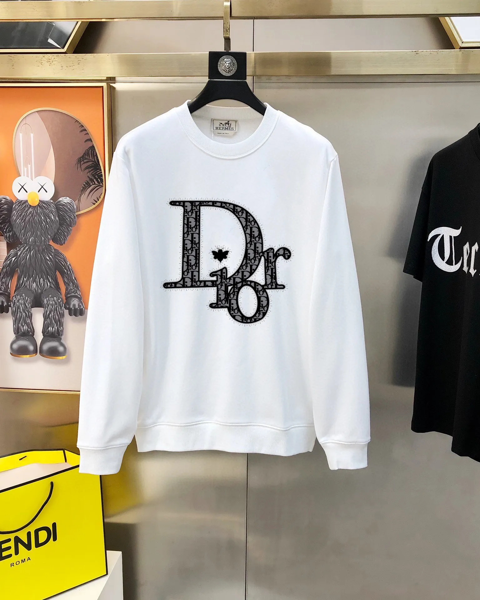 🅿️220 brand [DIOR Dior] (good news for fat people) 2025ss autumn latest long-sleeved round-neck sweatshirt, on sale simultaneously on the official website. Refreshing and breathable. Made of top Tencel Roman. Comfortable and soft. 3D three-dimensional clarity. Super fashion sense. Great for gifting and keeping for yourself. Size: M-5XL (can wear up to 220 pounds)