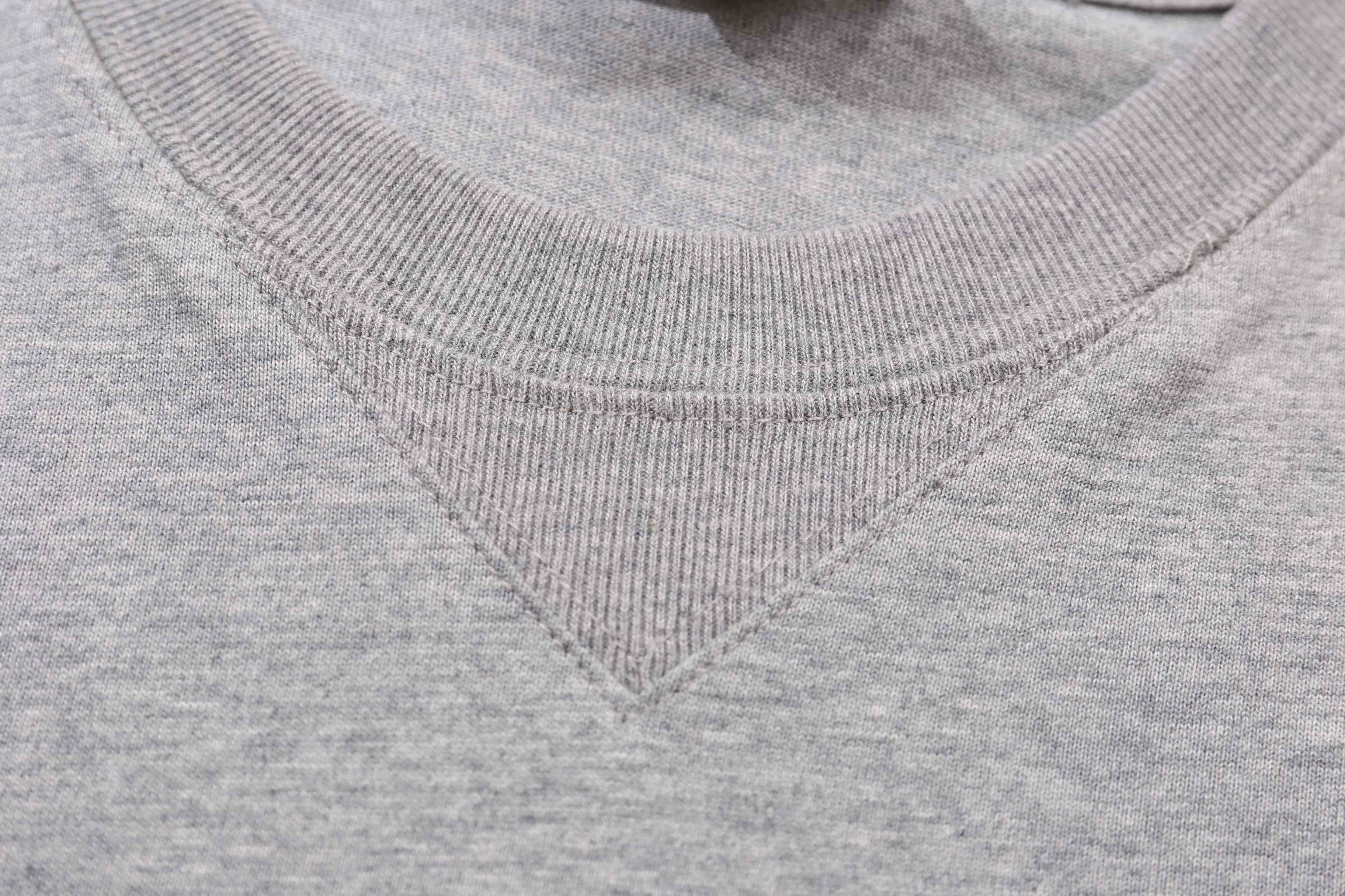 🅿️190 Correct version of high-quality Di0R couture blade embroidered short-sleeved T-shirt. This style is made of original custom-woven 26-count double-ply yarn, and the garment is washed and processed. It has the iconic triangle collar and blade embroidery on the chest! Simple and stylish! SIZE: XS S M L