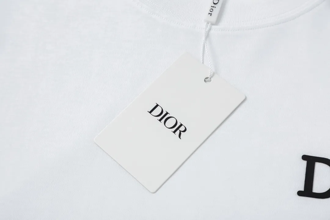 🅿️170 Dior 2025 new style embroidered 47 letter logo, same style for men and women, short-sleeved T-shirt ·Customized 280g 100% double yarn pure cotton fabric ·Dyeing 32 counts double strand thread ·Imported Tajima machine embroidery technology ·Collar label, hangtag, main mark and three labels complete Color: White Size: XS S M L