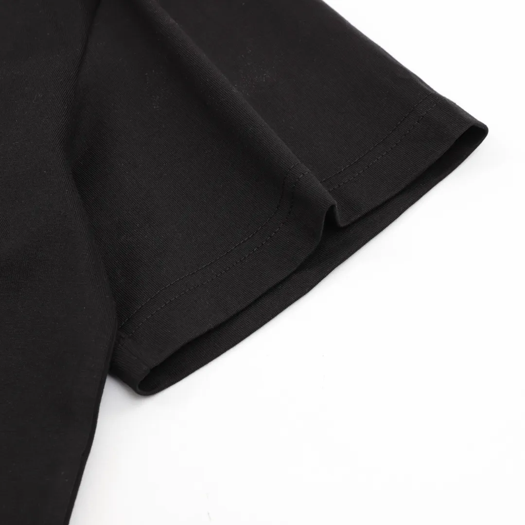 🅿️210 DIOR/Dior letter printed round neck short sleeves, made of 10S encrypted reinforced cotton and linen fabric, 250g; with 26S1×1 thread, 200g. The appearance of cotton and linen not only maintains the unique rough and crisp style of linen fabrics, but also has the soft characteristics of cotton fabrics, which improves the shortcomings of linen fabrics that are not clean enough and easy to fluff. The texture of the linen-cotton intertwined fabric is firm and smooth, and feels softer than pure linen; it is breathable and dry, can quickly discharge moisture, and does not stick to the body when sweating. size：S-L