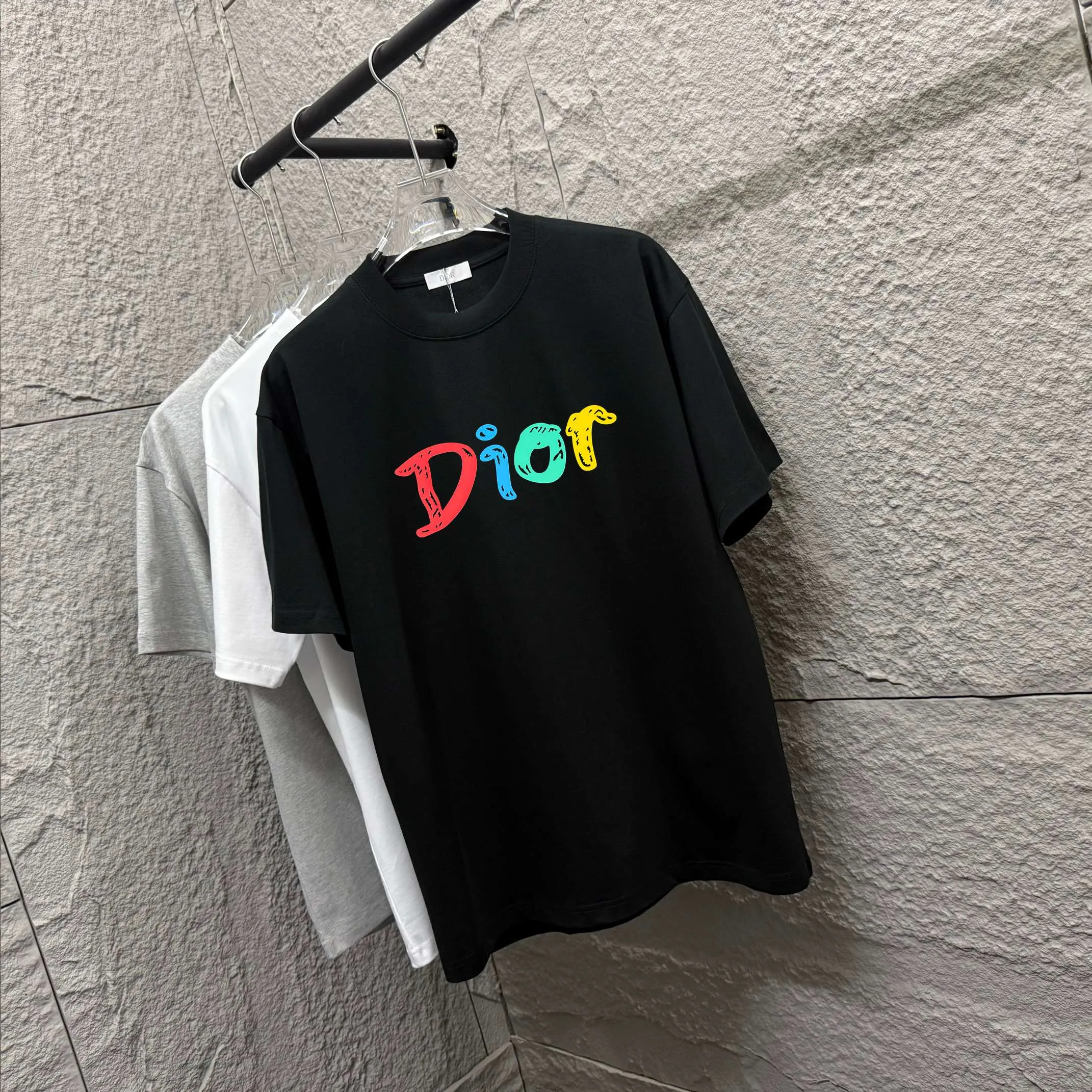 🅿️180 Dio* Dior 2025 spring and summer new style Classic colorful letters thick plate three-dimensional silicone technology Simple and elegant Customized double yarn plain cotton fabric Short-sleeved T-shirt Unisex Color: Black White Size: S (90-130 catties) M (120-150 catties) L (140-165 catties) XL (160-180 catties) XXL (180-210 pounds)