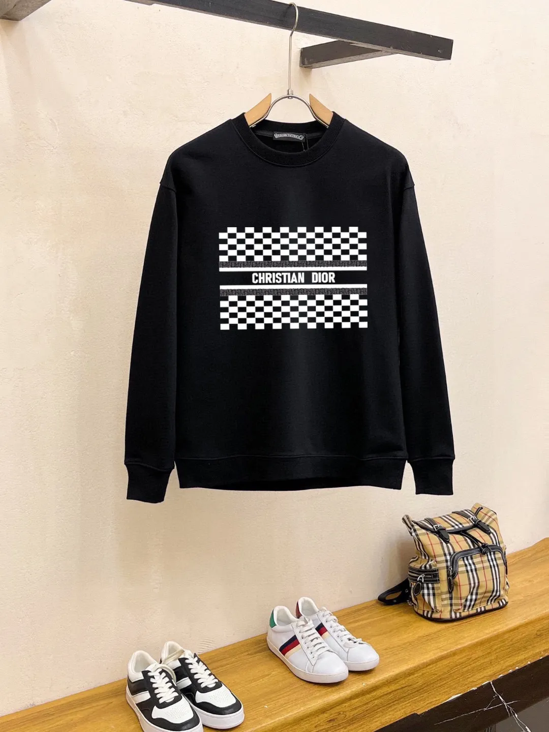 🅿️220 brand [DIOR Dior] (good news for fat people) 2025ss autumn latest long-sleeved round-neck sweatshirt, on sale simultaneously on the official website. Refreshing and breathable. Made of top Tencel Roman. Comfortable and soft. 3D three-dimensional clarity. Super fashion sense. Great for gifting and keeping for yourself. Size: M-5XL (can wear up to 220 pounds)