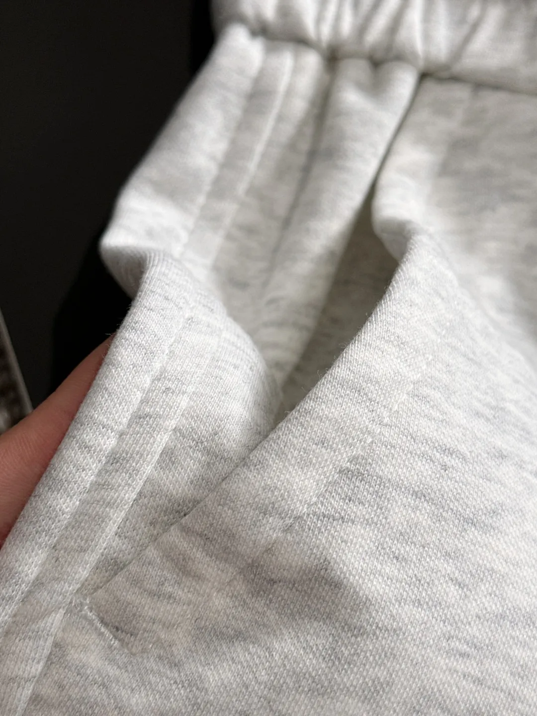 🅿️400 next day shipping Dior 2025 spring and summer new elastic band casual pants, thin counter custom fabrics, high breathability and comfort, impeccable details, brand element design concept, reflecting high quality. It feels delicate and soft! It presents a casual cut and the upper body shape is great! Size: M-4XL