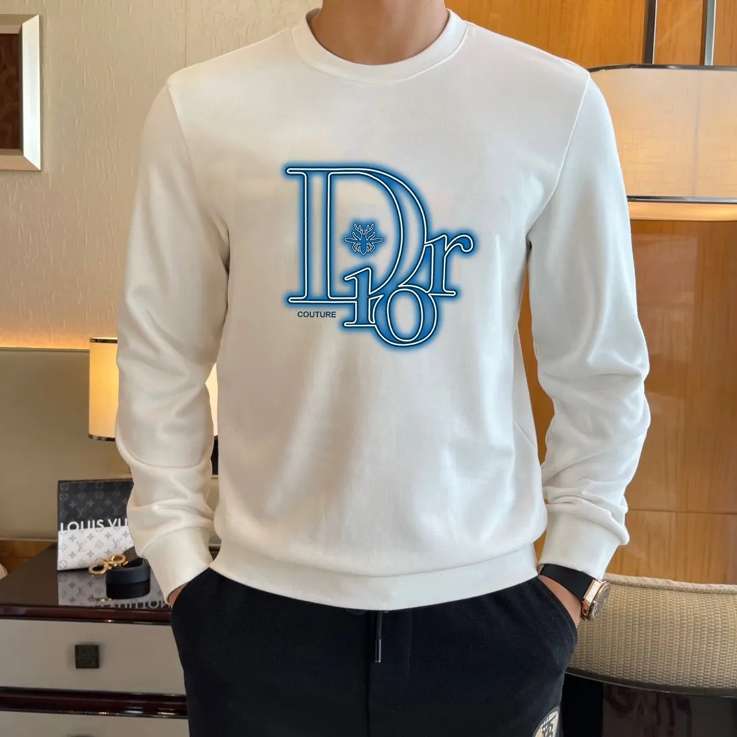 🅿️220 brand [DIOR Dior] (good news for fat people) 2025ss autumn latest long-sleeved round-neck sweatshirt, on sale simultaneously on the official website. Refreshing and breathable. Made of top Tencel Roman. Comfortable and soft. 3D three-dimensional clarity. Super fashion sense. Great for gifting and keeping for yourself. Size: M-5XL (can wear up to 220 pounds)