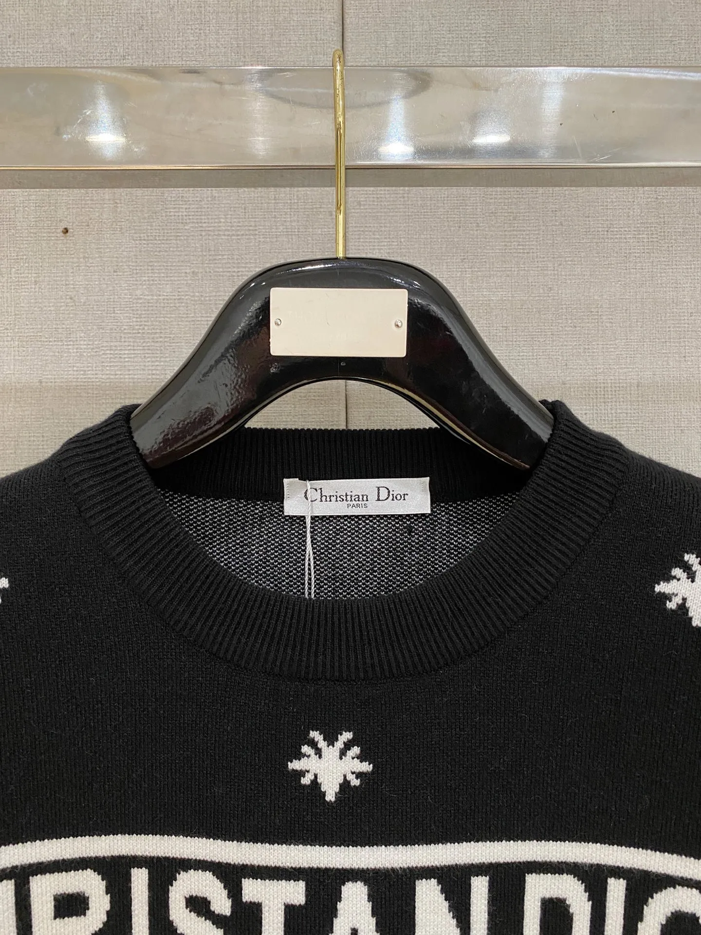 🅿️440 Dior 2025 autumn and winter new wool sweater. High-quality wool blended fabric imported from Italy, high-density knitting. Fashionable and versatile sweater, very handsome. The classic logo is more durable and resistant to deformation. The counter version can be easily held in various styles. The classic fashion model that is sought after every year has become popular all over the world! Size: M-3XL (please state your height and weight when placing an order)