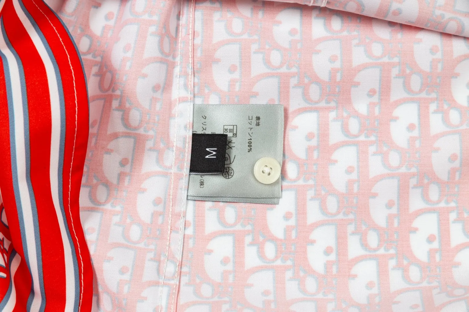 🅿️286 DIOR 🔥The most popular style is coming, full-print presbyopic LGOO barrage digital printed long-sleeved shirt, 2024ss official website new long-sleeved shirt, exquisitely printed logo, high-end version, in-store customized fabric, highly breathable and comfortable, exquisitely crafted, with impeccable detail processing, ✅customized logo engraved buttons, complete with three labels. Brand element design concept reflects high quality. It feels delicate and soft! It presents a casual cut and the upper body shape is great! 🐉Code number: M-XXL