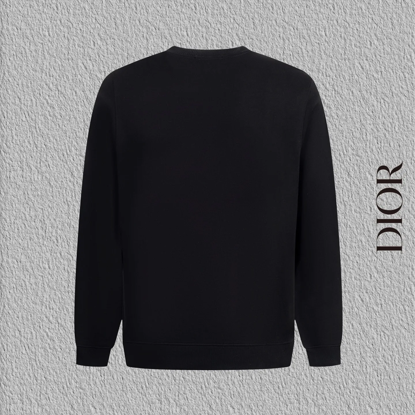 🅿️270 Style No. B27 Dior signature letter embroidered round neck sweatshirt. DIOR counter consistent sweatshirt. The fabric is made of 420g double-strand double yarn in the same cylinder terry. 2×2 pure cotton high-elastic fine threads are not deformed. Imported machine heavy industry thousands of needles full embroidery technology. Popular online celebrity versatile OS version can be worn up to about 180 pounds. Factory assembly line work. Imported machine double-line hemming technology. Three complete standards. Customized accessories. Alignment, same style for men and women colour: black white size: S M L XL Manual measurement error of about 1-3cm is normal
