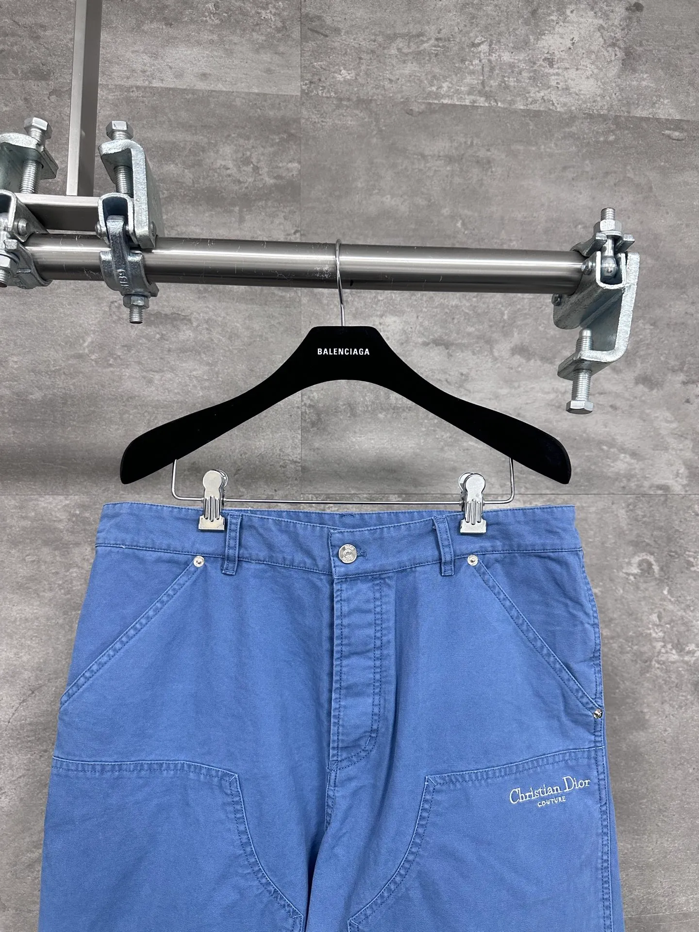 🅿️380 🔥di*r ｜25SSCD new plain knitted embroidered letter pattern denim shorts, same style for men and women, denim blue color code, size S M L Clear and delicate, environmentally friendly electroplating, lapel design and buttoned cuffs to truly restore ZG quality.