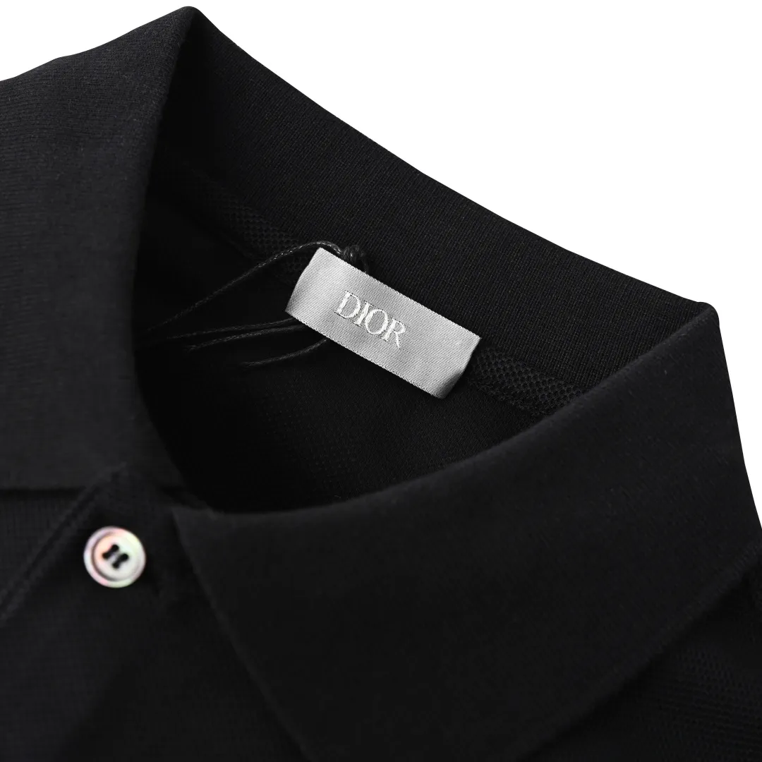 🅿️330 (higher version) DIOR Dior CD box square embroidered short-sleeved polo shirt. Original custom-made 200g cotton jade fabric, thread dyed to match the original. The imported machine-made tatami embroidery technology makes the letter logo appear delicate and exquisite, enhancing the decorative effect. Use an embroidery machine to embroider the designed letter logo onto the patch. Size：S-L