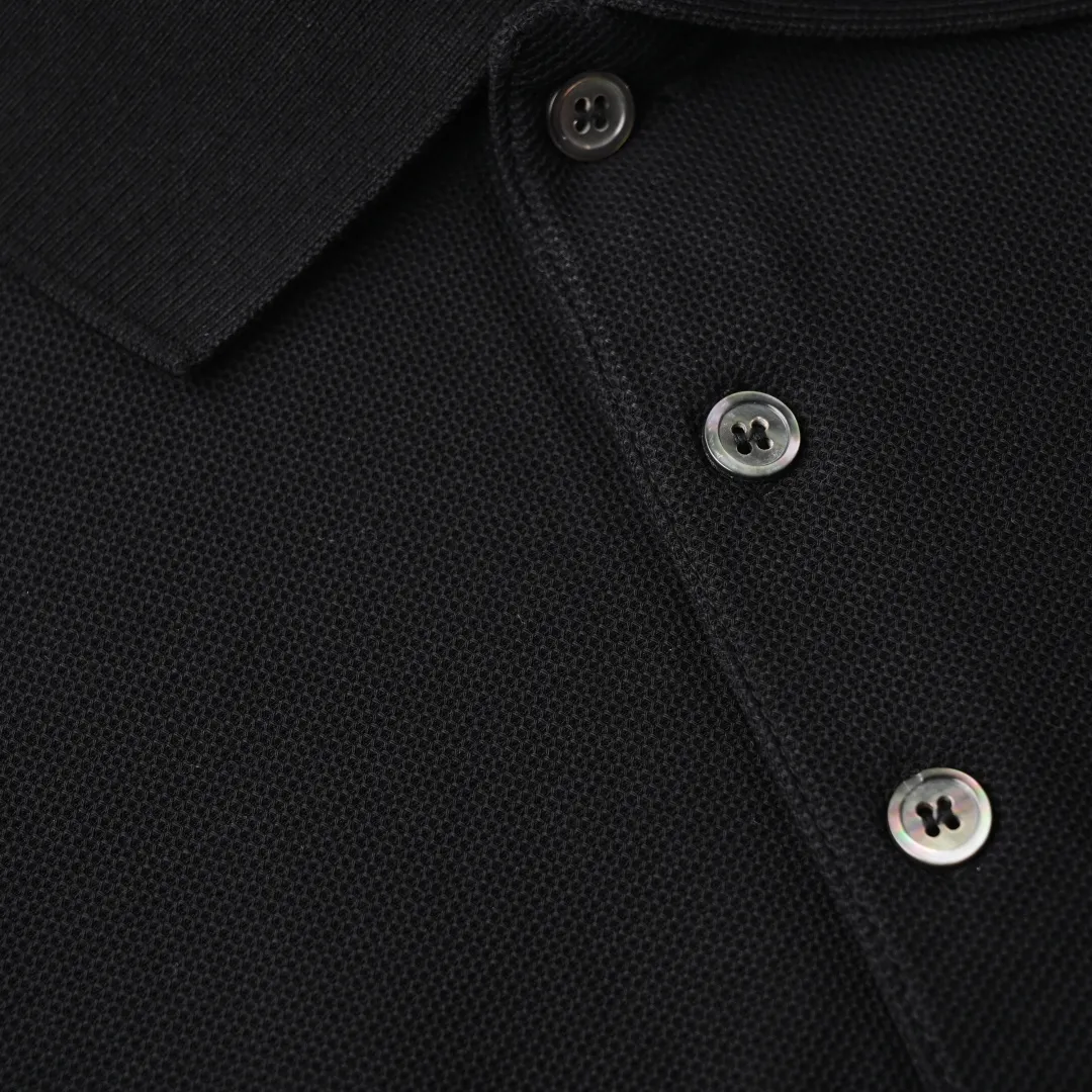 🅿️330 (higher version) DIOR Dior CD box square embroidered short-sleeved polo shirt. Original custom-made 200g cotton jade fabric, thread dyed to match the original. The imported machine-made tatami embroidery technology makes the letter logo appear delicate and exquisite, enhancing the decorative effect. Use an embroidery machine to embroider the designed letter logo onto the patch. Size：S-L