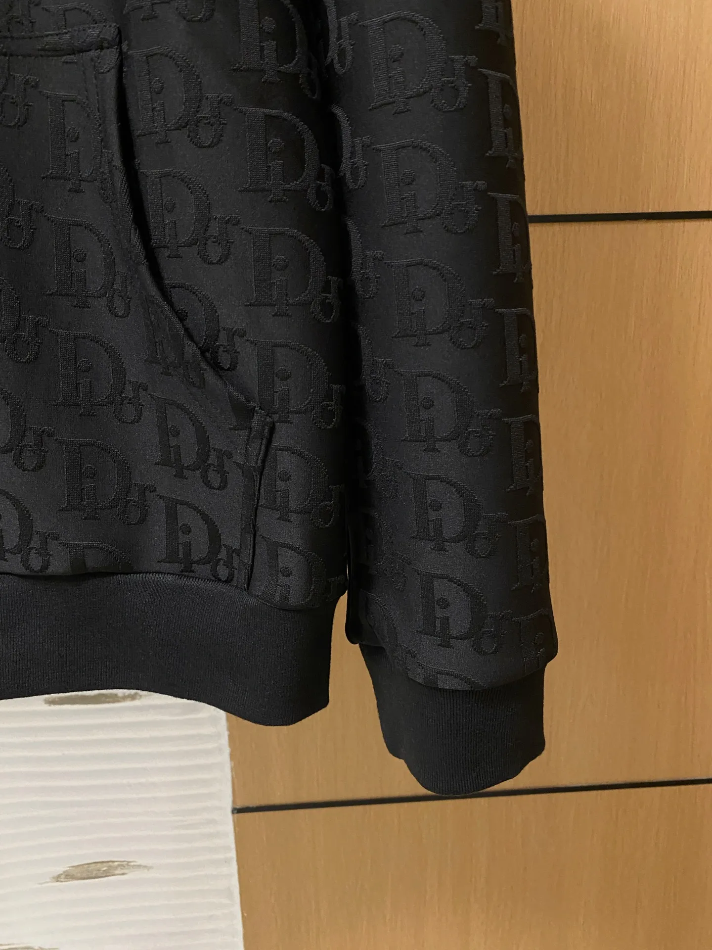 🅿️720 Dior’s 2025 autumn and winter new counter style casual Tencel cotton fabric suit, breathable, comfortable and casual! Full of high-end feel! The details are exquisite and high-end, and the workmanship is impeccable! The original high-end fabric is very high-end! The fabric is crisp, anti-wrinkle and wear-resistant, warm, neat and stylish. Everyone must buy a set this autumn and winter. They must look cool and cool when wearing it. This is a particularly recommended model from our store! M-3XL
