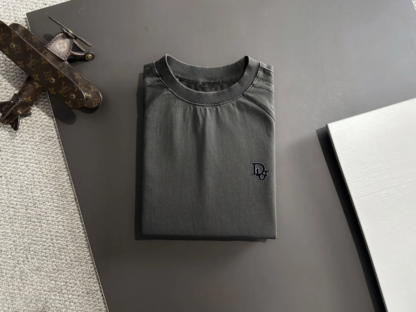 🅿️500 next day shipping DIOR/Dior high quality 2025 spring and summer new elastic band casual heavy industry washed suit, batik tripe sweat-absorbent and breathable, counter-customized fabric with high breathability and comfort, impeccable details, brand element design concept, reflecting high quality. It feels delicate and soft! It presents a casual cut and the upper body shape is great! Trading company channels are rare and available on the official website simultaneously! From a high-end men's positioning brand, high-end, low-key luxury taste, people can't refuse! Exquisite workmanship and impeccable quality! The overall style is simple, fashionable and timeless, fully meeting the requirements of stylish and tasteful dressing! Size: S-XXL