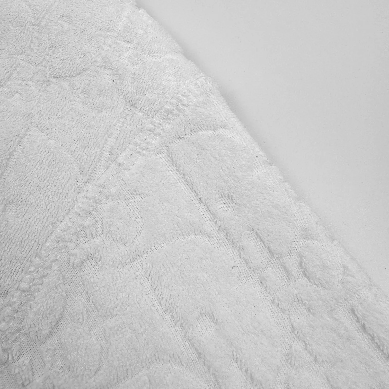 🅿️530 [Exclusive supply] CD all-over jacquard towel embroidered hooded sweatshirt (white). Original purchase and development of 17,500. The fabric is made of customized Dior jacquard fabric. It feels soft and comfortable against the skin. It is decorated with jacquard patterns of the same color on the front. It is delicately interwoven and dazzling. It is like artistic brushstrokes gently swaying on the soft towel. The looming dark lines highlight the nobility and elegance. Every detail exudes charm. Customized Dior jacquard fabrics form Oblique patterns through changes in warp and weft structures. The jacquard looms weave the jacquard fabrics before dyeing and finishing. The details are authentic, and ergonomic three-dimensional tailoring returns to traditional craftsmanship through segmentation, folding, shrinking, and stretching techniques. The so-called slow work produces fine work, which is respect for the material. The pursuit of feel. The workmanship is complicated and cumbersome. The time is slow. The loss is high, and the fabrics are washed. It has better hand feel and texture, is not easy to deform, shrink or fade, and maintains long-term beauty. Size:S-M-L-XL