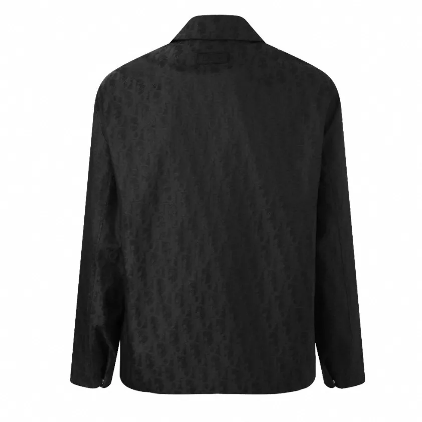 🅿️520 [Original quality] CD full-frame jacquard lapel jacket (black) The fabric is made of 100% nylon fabric. The ultra-fine denier yarn is made through precision weaving technology to achieve a fabric density of 580 needles/square inch, which is lightweight while building a strong frame. The microporous structure is breathable and water-repellent, greatly improving the performance of the finished product in multiple occasions. Advanced laser jacquard technology is used to form a concave and convex texture on the surface of the fabric, with a strong three-dimensional effect and a more obvious 3D effect. The pattern is clear and delicate, and the color is full and even. Size:46/48/50/52