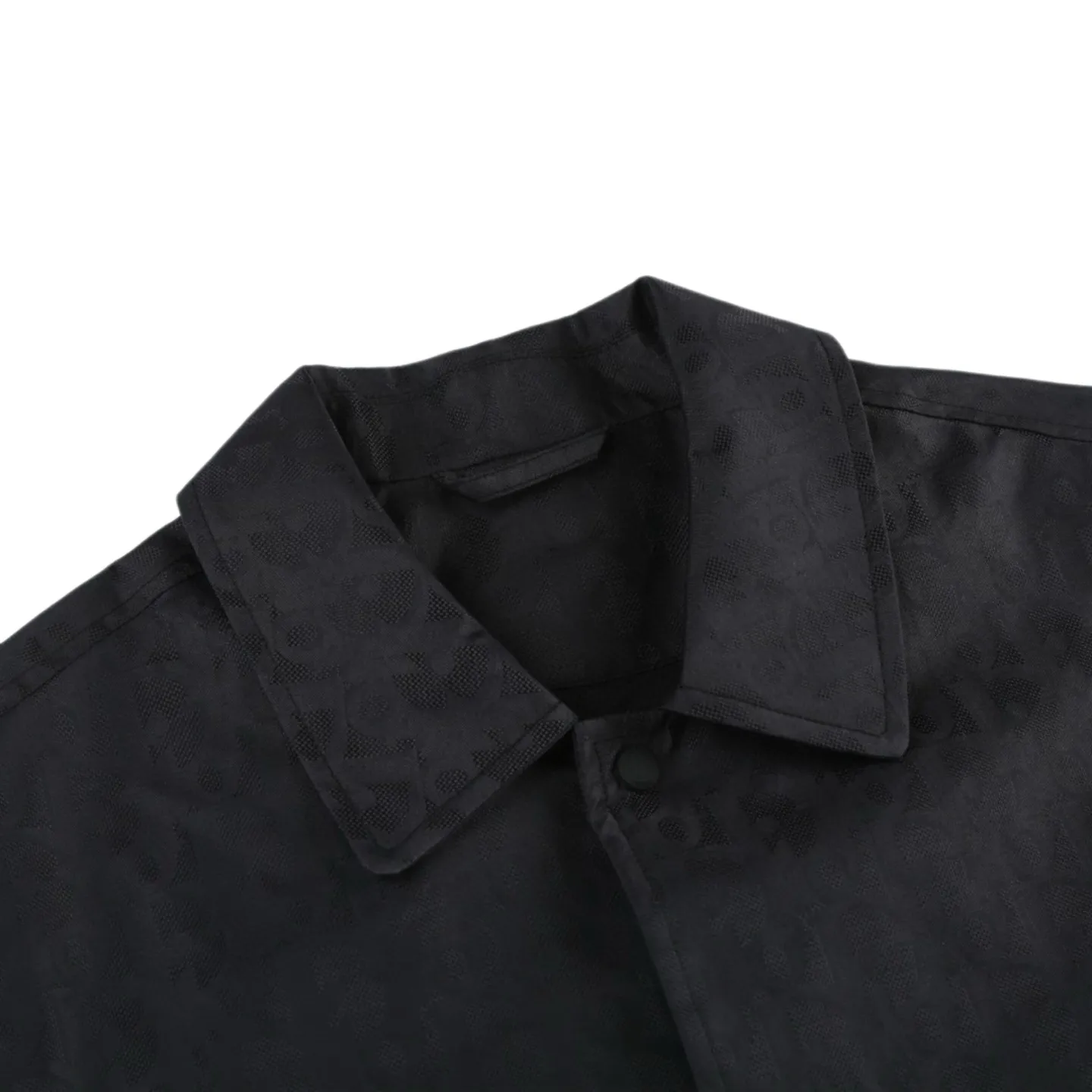 🅿️520 [Original quality] CD full-frame jacquard lapel jacket (black) The fabric is made of 100% nylon fabric. The ultra-fine denier yarn is made through precision weaving technology to achieve a fabric density of 580 needles/square inch, which is lightweight while building a strong frame. The microporous structure is breathable and water-repellent, greatly improving the performance of the finished product in multiple occasions. Advanced laser jacquard technology is used to form a concave and convex texture on the surface of the fabric, with a strong three-dimensional effect and a more obvious 3D effect. The pattern is clear and delicate, and the color is full and even. Size:46/48/50/52