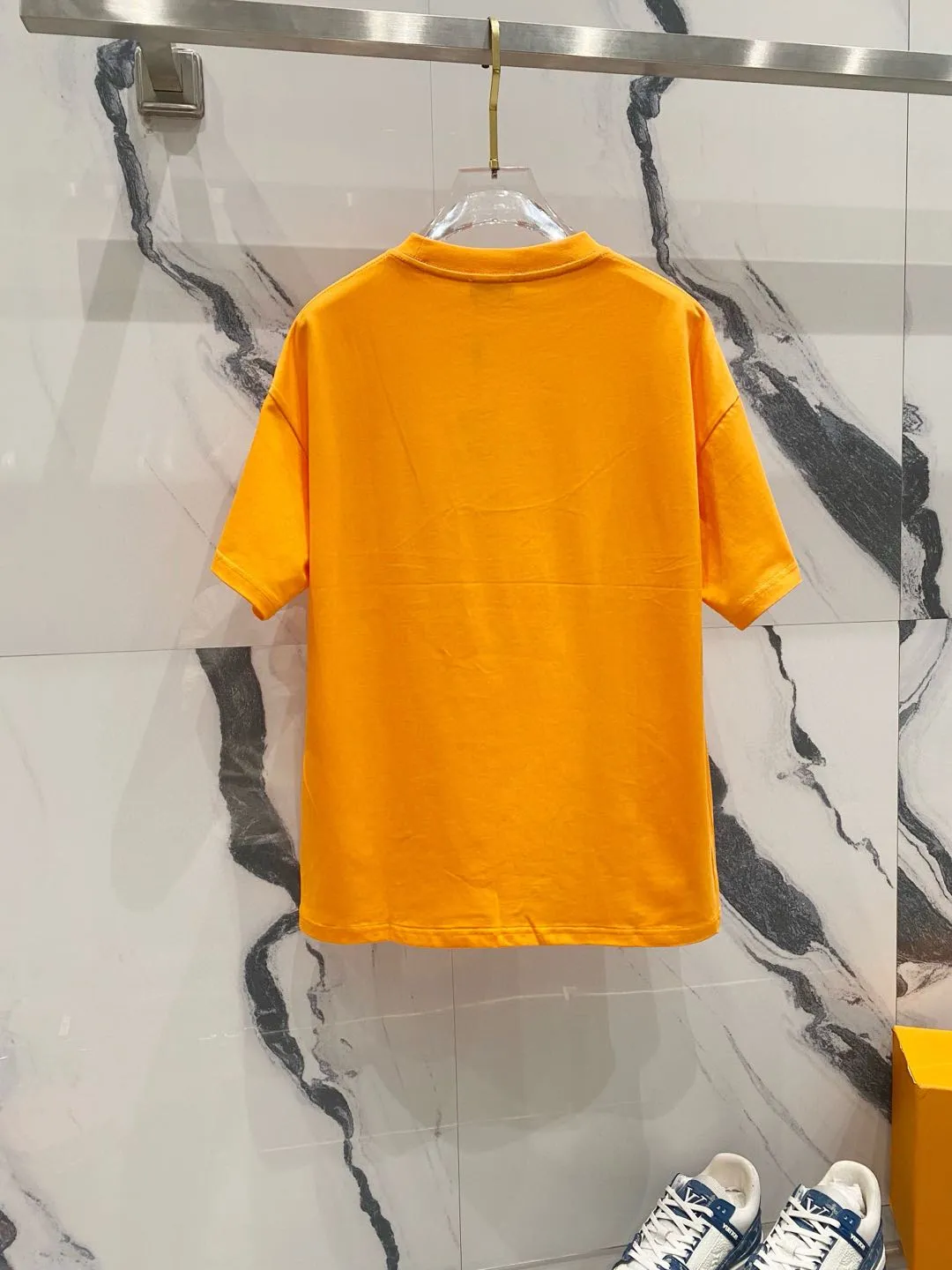 🅿️180 DIOR 260g round neck short-sleeved T-shirt, simple CD small label LOGO letters embroidered logo, official synchronization, high version, high quality, fashionable personality, versatile trend, pure original quality, original fabric, tag, collar label, washed wheat, three labels complete, color: black, white, rose red, orange, khaki. Size: XS-L