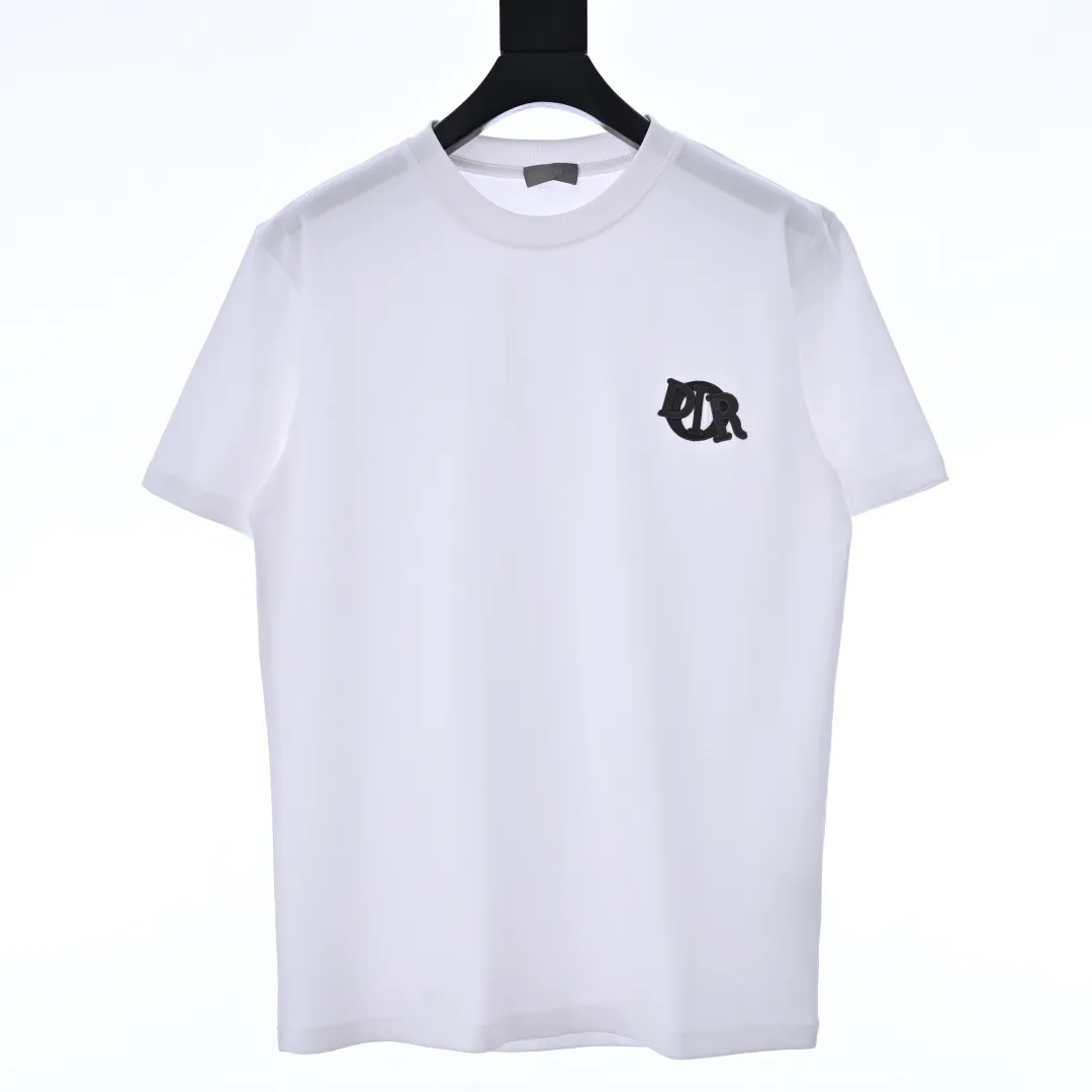 🅿️330 DIOR CD embroidered monogram short-sleeved T-shirt. The original version was purchased from Taikoo Hui for 7400. The original version is customized with 270g cotton fabric, haze blue, apricot dyeing, and the thread dyeing is the same as the original version. The graphic design reinterprets the classic logo. Contrasting logo patch at chest. The imported machine embroidery process makes the letter logo show a delicate and exquisite effect, enhancing the decorative effect. Use an embroidery machine to embroider the designed letter logo onto the patch. Color: black, haze blue, apricot, white Size: S-L