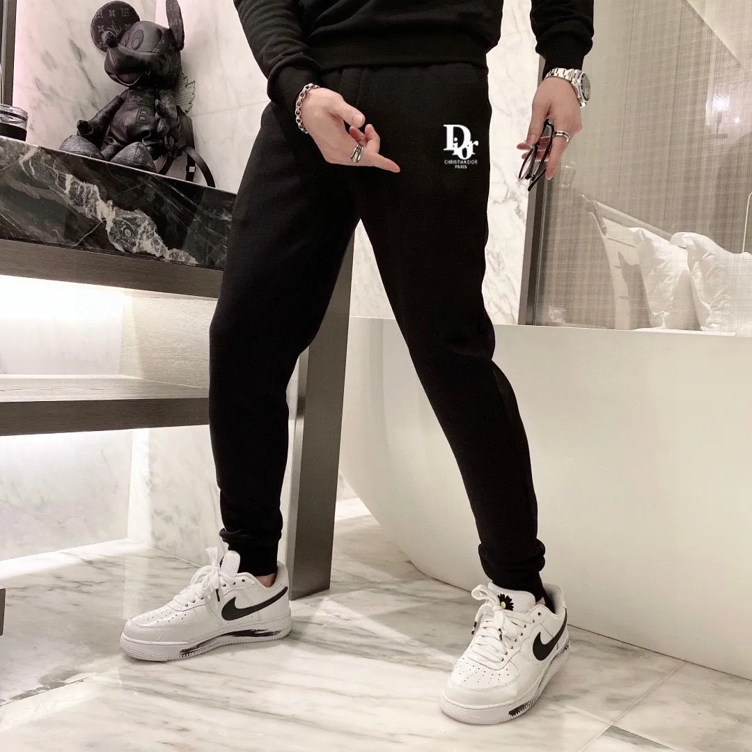 🅿️380 [DIOR Dior] (Fat Man’s Gospel) hot-selling suit is coming. Focus on the original version of the official website. 2025 new hot-selling sweatshirt suit. The original order is the best product. 🇭🇰The meticulous work of top designers is dedicated to a fitting and perfect upper body effect. All-natural high-quality Roman cotton 100%, close-fitting comfort, noble and elegant! Original hardware embodies elegance and nobility! Counter size: M-5XL (maximum wear up to 220 pounds)