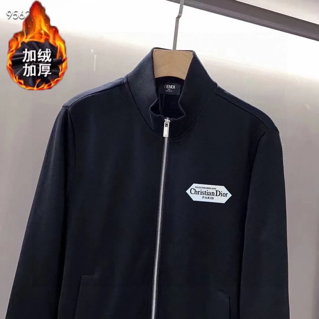 🅿️460 brand [DIOr Dior] (velvet and thickened) 2025 autumn and winter new product, celebrities’ favorite fashion-flavored casual suit, clean and neat tailoring, full of urban style. It is made of high-quality customized fabrics, with excellent thermal insulation effect inside, soft and dry feel, and a crisp and stylish upper body effect. The three-dimensional cutting process and the pattern are all of high standards, and the silhouette version has the right benefits! It is not tight at all, and you feel good when you put it on. So many top-quality raw materials create high-end products with unparalleled value. It is the first choice for high-end fashion people. (Size: M-4XL can wear up to 200 pounds)
