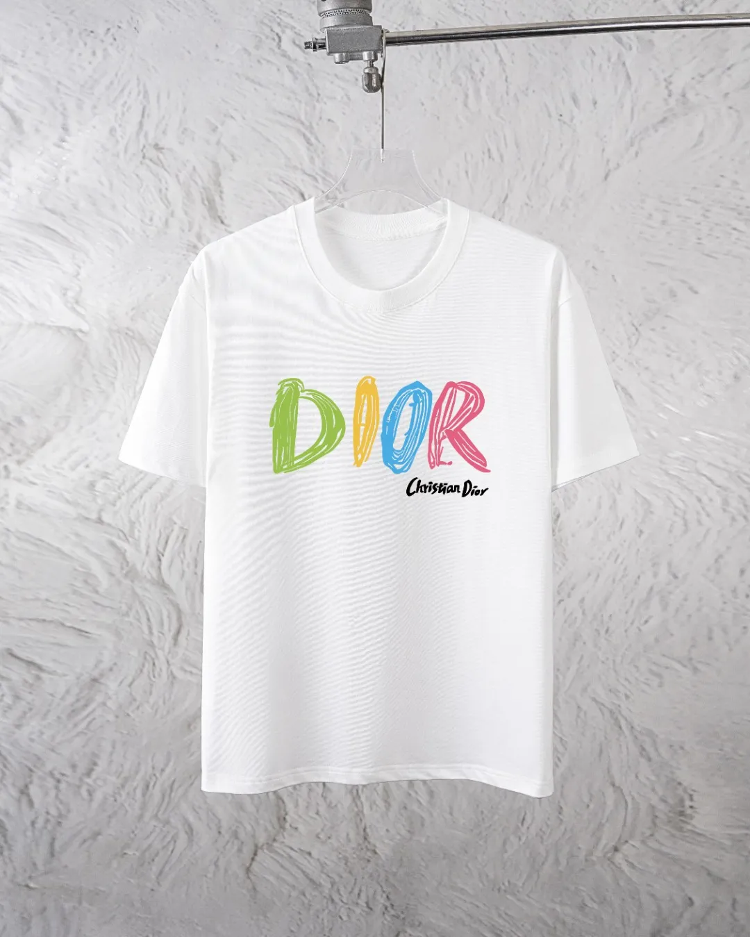 🅿️300 Dior Exclusively provides new trendy men’s fashionable round neck short-sleeved shorts suits, trendy and fashionable casual short-sleeved suits! It has high breathability and comfort, impeccable details, and brand element design concept, reflecting high quality. It presents a casual cut and the upper body shape is great! Material: 260g double yarn pure cotton short sleeves + 360g pure cotton terry shorts Size: S-XXL 🔥 (please state your height and weight when placing an order)