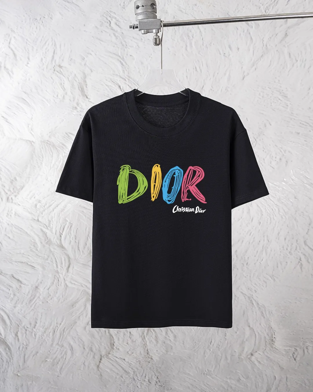 🅿️300 Dior Exclusively provides new trendy men’s fashionable round neck short-sleeved shorts suits, trendy and fashionable casual short-sleeved suits! It has high breathability and comfort, impeccable details, and brand element design concept, reflecting high quality. It presents a casual cut and the upper body shape is great! Material: 260g double yarn pure cotton short sleeves + 360g pure cotton terry shorts Size: S-XXL 🔥 (please state your height and weight when placing an order)
