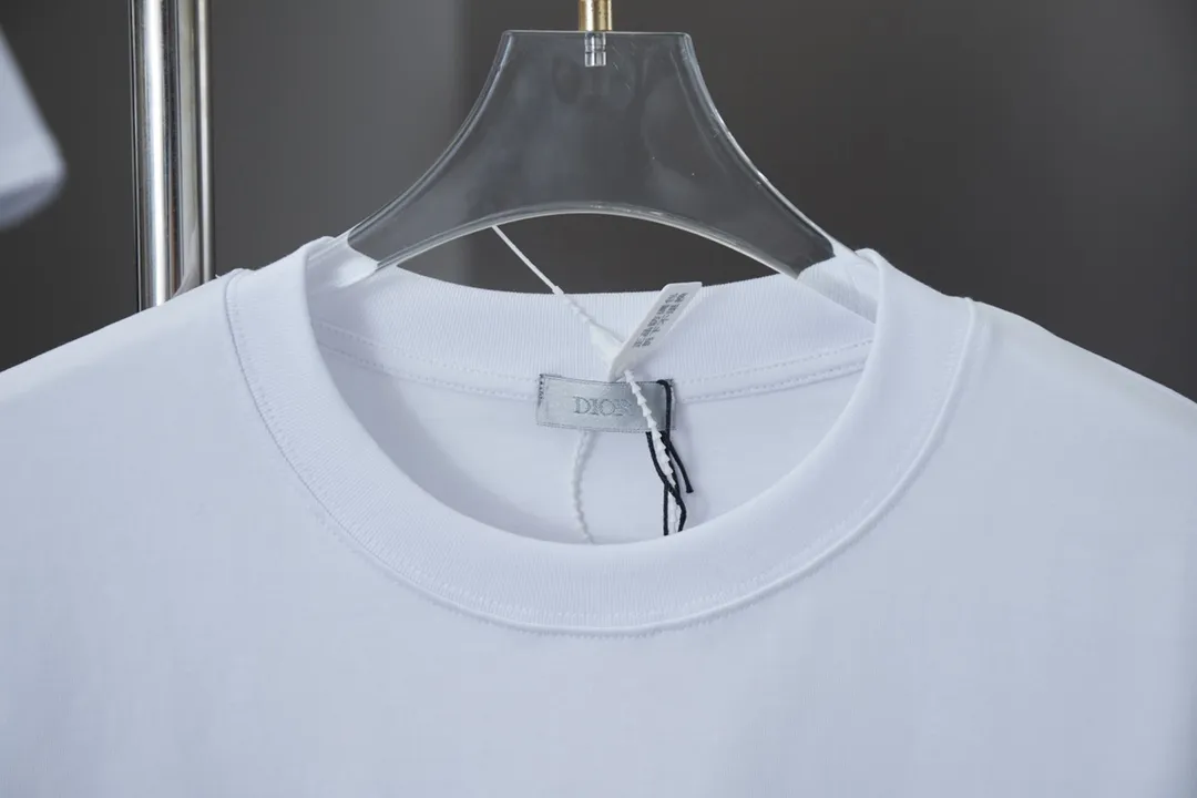🅿️190 D*or CD 25SS new style in early spring Mother logo luminous printed short sleeves Light luxury essential item for daily commuting for men and women Correct version Welcome to compare Detailed features · 280g 100% pure cotton double yarn jersey fabric · Special thickened 32 pieces of double-strand 1X1 thread in the same vat · Imported environmentally friendly screen 3D luminous effect printing technology · Double needle stitching and cross-stitch technology · Original main mark, washed tag, brand moisture-proof paper packaging Color: black/white Size: S/M/L/XL