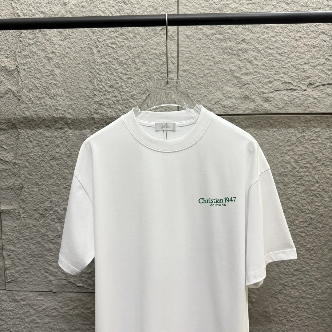 🅿️180 Dio*Dior* 2025 spring and summer style Classic letters 1947 embroidered personalized logo Customized double yarn plain cotton fabric Short-sleeved T-shirt Uniform for men and women Color: Angora red black white light blue Size: S (90-130 catties) M (120-150 catties) L (140-165 catties) XL (160-180 pounds) XXL (180-210 pounds)