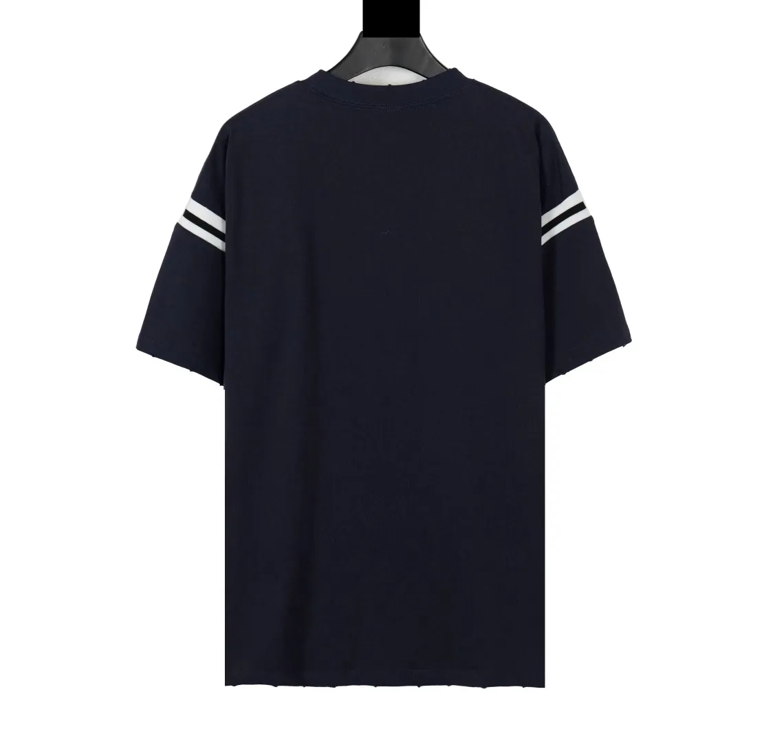 🅿️200 (with carrying case ➕5) CD 2024 new model No. 47 printed patch sleeve T-shirt Official website price: 22000 ￥ (1702T white) The fabric is made of [10s cotton slub plain weave], [gram weight 310g], Purchased a three-color Y version [custom-dyed bulk fabric color], the front panel was made with [eight-claw machine screen glue printing + digital direct injection and dot color integration], the sleeves [flat machine splicing cotton flat machine collar inter-color ribbing], the hem [special machine herringbone car stickers CD logo woven mark], all the hem and cuffs [special machine hand-picked toe-turning technology], and the ready-made clothes were made [hand-made frayed and distressed washing technology]. Size: XS S M L