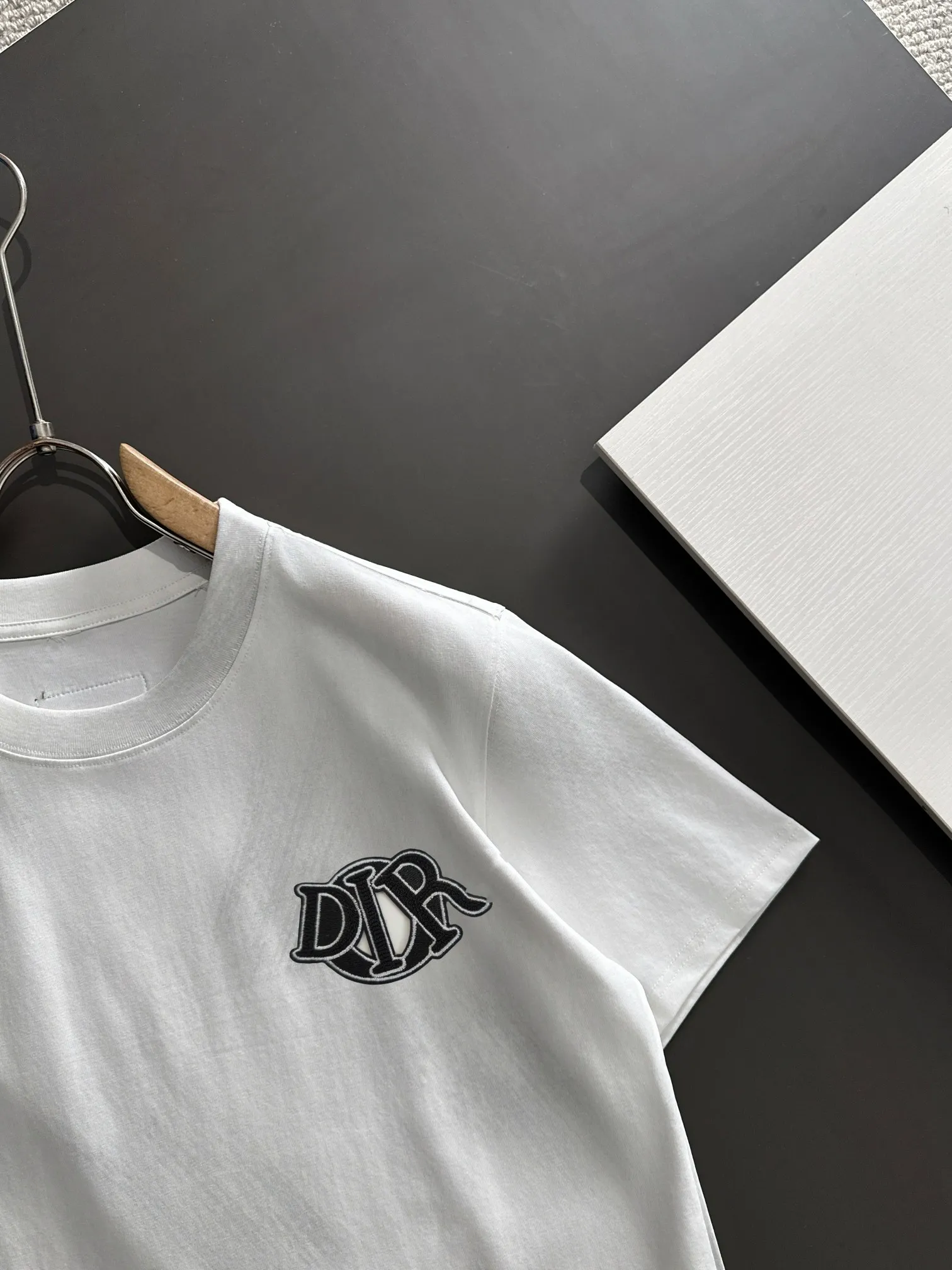 🅿️270 next day shipping DIOR/Dior new spring and summer high-end T-shirt. Tie-dyed fabric is not easy to deform, and the slim fit design is super noble. Size: M-3XL